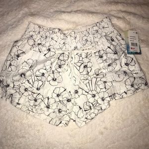 Flowery flowered shorts